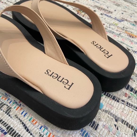 Feners, NWOT, beautiful cream platform slides, 39 **price firm** - Picture 6 of 7